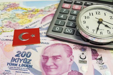 Türkiye Cumhuriyeti'nin en yüksek para lı mezhepleri. iki yüz türk lirası banknotlar kadar yakın