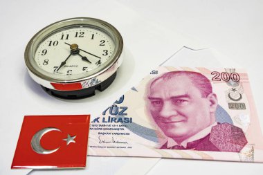 Türkiye Cumhuriyeti'nin en yüksek para lı mezhepleri. iki yüz türk lirası banknotlar kadar yakın