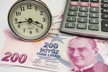 Türkiye Cumhuriyeti'nin en yüksek para lı mezhepleri. iki yüz türk lirası banknotlar kadar yakın