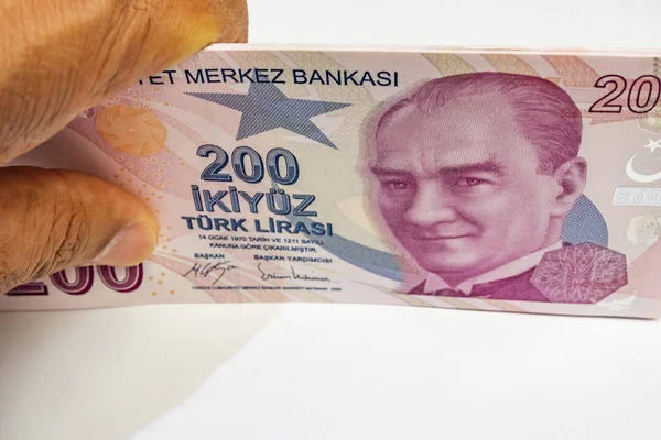 Türkiye Cumhuriyeti'nin en yüksek para lı mezhepleri. iki yüz türk lirası banknotlar kadar yakın