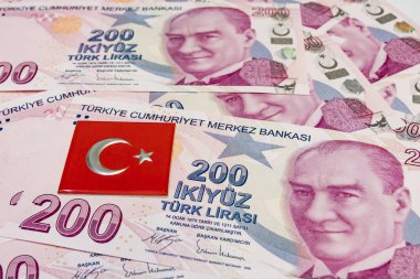 Türkiye Cumhuriyeti'nin en yüksek para lı mezhepleri. iki yüz türk lirası banknotlar kadar yakın