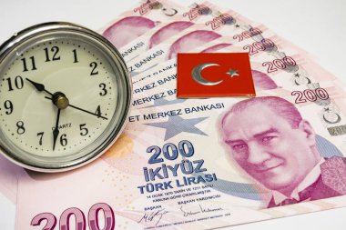 Türkiye Cumhuriyeti'nin en yüksek para lı mezhepleri. iki yüz türk lirası banknotlar kadar yakın