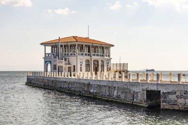 Moda,istanbul,Türkiye-22 Haziran 2019.İstanbul'daki Moda iskelesinden genel görünüm. Kadky'nin sembollerinden biri olan tarihi Moda İskelesi, 100 yıl önce mimar Vedat Tek tarafından inşa edildi..