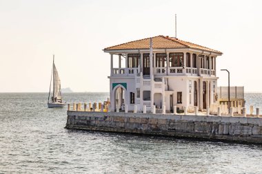 Moda,istanbul,Türkiye-22 Haziran 2019.İstanbul'daki Moda iskelesinden genel görünüm. Kadky'nin sembollerinden biri olan tarihi Moda İskelesi, 100 yıl önce mimar Vedat Tek tarafından inşa edildi..