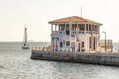 Moda,istanbul,Türkiye-22 Haziran 2019.İstanbul'daki Moda iskelesinden genel görünüm. Kadky'nin sembollerinden biri olan tarihi Moda İskelesi, 100 yıl önce mimar Vedat Tek tarafından inşa edildi..