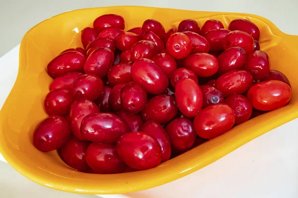 Close Ready Eat Cranberries Yellow Plate — Stock Photo, Image