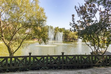 bahçeşehir,istanbul,türkiye-29 Eylül 2019. bahçeşehir gölet ve doğa parkından genel görünüm. İstanbul'un ilk ve en büyük yapay gölet.