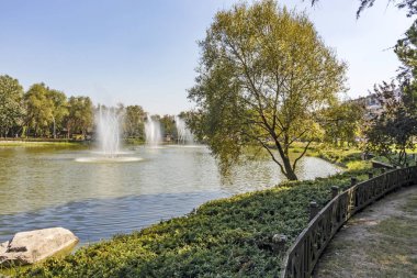 bahçeşehir,istanbul,türkiye-29 Eylül 2019. bahçeşehir gölet ve doğa parkından genel görünüm. İstanbul'un ilk ve en büyük yapay gölet.