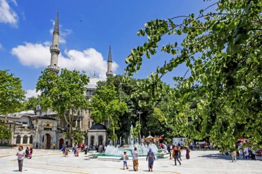 Eyup, istanbul, hindi- 6 Haziran 2019. Eyup Sultan Camii, İstanbul 'un Eyup ilçesine bağlı Golden Horn Körfezi yakınlarında inşa edilmiştir. Eyüp Sultan camii ve minarelerden genel görüş.