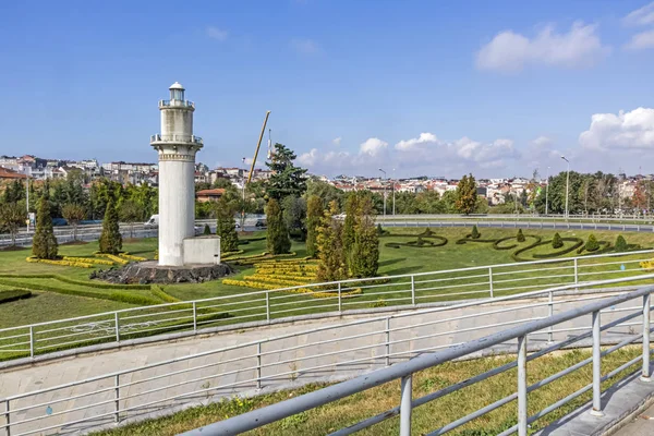 Kiziltoprak Istanbul Pavo Octubre 2019 Faro Monumento Naturaleza Verde Junto — Foto de Stock