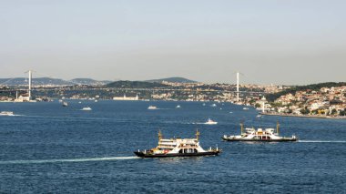 sarayburnu, istanbul, hindi-ağustos 3,2019, muhteşem istanbul ve bosphorus, yaz mevsiminde sarayburnu 'ndaki Topkapı sarayından mara deniz manzarası..