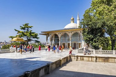 Sultanahmet, İstanbul, 3 Ağustos 2019. İstanbul 'daki Topkap Sarayı Müzesi Osmanlı İmparatorluğu' nun imparatorluk koleksiyonlarını sergiliyor. Topkapı sarayından genel görüş.