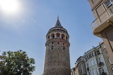 Galata, İstanbul, 14 Ağustos 2019. Galata 'dan Galata Kulesi ile İstanbul' daki şehir manzarası..