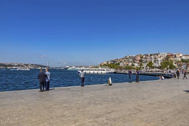 uskudar, istanbul, hindi-ağustos 10.2019.Şehir manzarası yaz mevsiminde Bosporus 'un güzelliğiyle uskudar' dan.