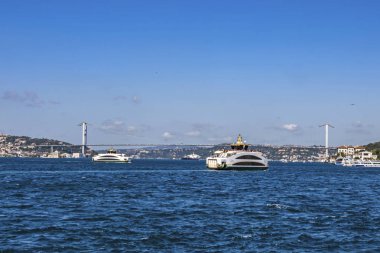 uskudar, istanbul, hindi-ağustos 10.2019.Şehir manzarası yaz mevsiminde Bosporus 'un güzelliğiyle uskudar' dan.