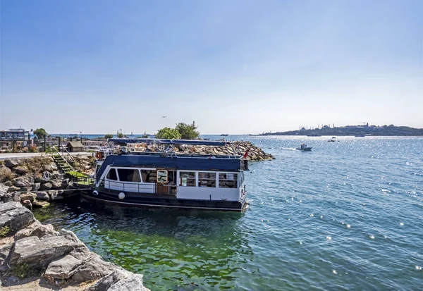 Uskudar Istanbul Kalkon Augusti 2019 Stadsutsikt Från Uskudar Med Båtar — Stockfoto
