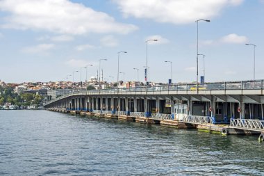 Haliç, istanbul, hindi-ağustos 14,2019. Altın Boynuz, aynı zamanda çağdaş Türkçe adıyla da bilinir, Hali büyük bir kentsel su yoludur..