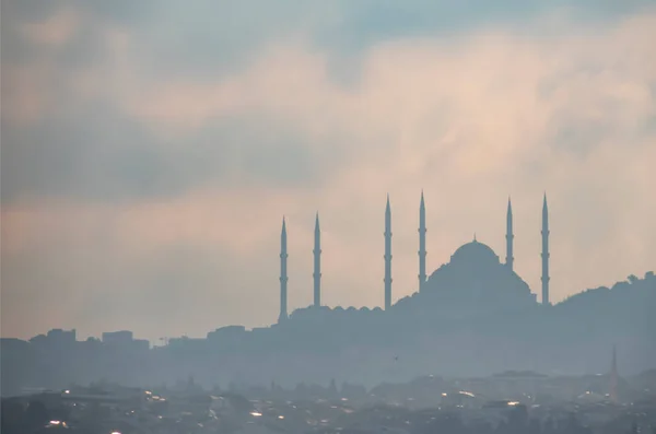 Mešita Silueta Istanbulu — Stockový vektor