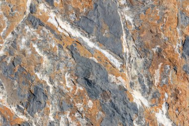 Doğadaki kaya şekillerini kapatın.