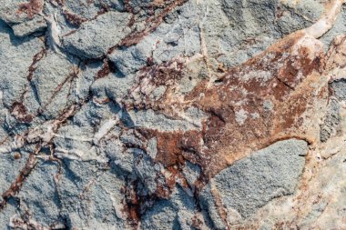 Doğadaki kaya şekillerini kapatın.