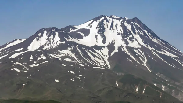 Снежные Высокие Горы Природе — стоковый вектор