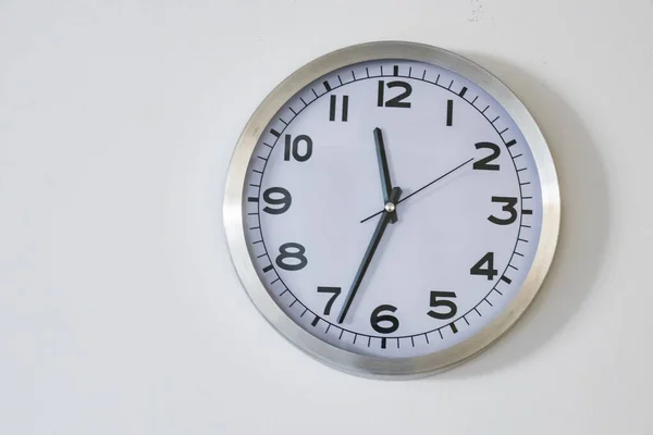 Reloj Aislado Sobre Fondo Blanco — Archivo Imágenes Vectoriales