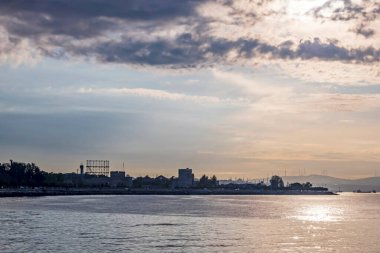 İstanbul, 26 Haziran 20.Rüya Şehri İstanbul, Asya ve Avrupa kıtaları arasında. Yaz mevsiminde İstanbul 'dan manzara ve şehir manzarası.