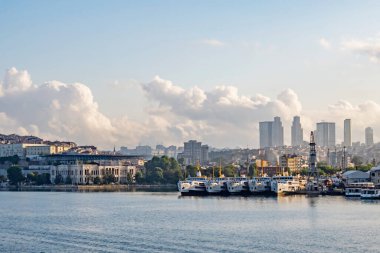 İstanbul, 26 Haziran 20.Rüya Şehri İstanbul, Asya ve Avrupa kıtaları arasında. Yaz mevsiminde İstanbul 'dan manzara ve şehir manzarası.