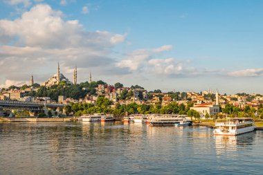 İstanbul, 26 Haziran 20.Rüya Şehri İstanbul, Asya ve Avrupa kıtaları arasında. Yaz mevsiminde İstanbul 'dan manzara ve şehir manzarası.