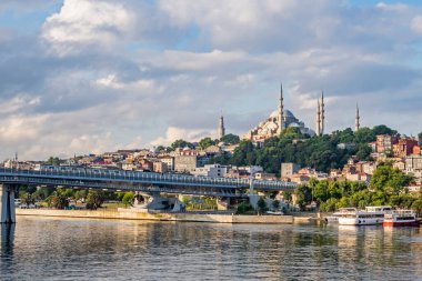 İstanbul, 26 Haziran 20.Rüya Şehri İstanbul, Asya ve Avrupa kıtaları arasında. Yaz mevsiminde İstanbul 'dan manzara ve şehir manzarası.