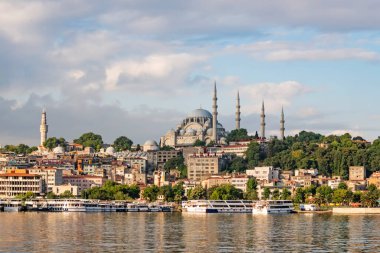 İstanbul, 26 Haziran 20.Rüya Şehri İstanbul, Asya ve Avrupa kıtaları arasında. Yaz mevsiminde İstanbul 'dan manzara ve şehir manzarası.