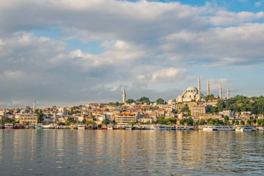 İstanbul, 26 Haziran 20.Rüya Şehri İstanbul, Asya ve Avrupa kıtaları arasında. Yaz mevsiminde İstanbul 'dan manzara ve şehir manzarası.