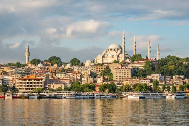 İstanbul, 26 Haziran 20.Rüya Şehri İstanbul, Asya ve Avrupa kıtaları arasında. Yaz mevsiminde İstanbul 'dan manzara ve şehir manzarası.