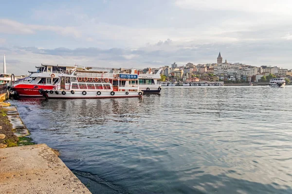 İstanbul, 26 Haziran 20.Rüya Şehri İstanbul, Asya ve Avrupa kıtaları arasında. Yaz mevsiminde İstanbul 'dan manzara ve şehir manzarası.