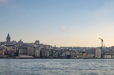 İstanbul, Hindi-Haziran 29.20.dream city istanbul, Asya ile Avrupa kıtaları arasında. Yaz sezonu ile sabah erken saatlerinde İstanbul 'dan manzara ve şehir manzarası.