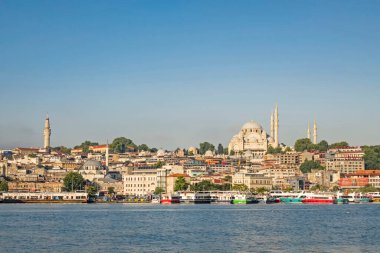 İstanbul, Hindi-Haziran 29.20.dream city istanbul, Asya ile Avrupa kıtaları arasında. Yaz sezonu ile sabah erken saatlerinde İstanbul 'dan manzara ve şehir manzarası.