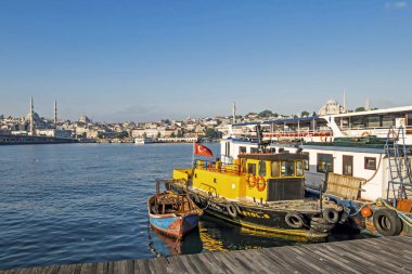 İstanbul, Hindi-Haziran 29.20.dream city istanbul, Asya ile Avrupa kıtaları arasında. Yaz sezonu ile sabah erken saatlerinde İstanbul 'dan manzara ve şehir manzarası.