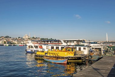 İstanbul, Hindi-Haziran 29.20.dream city istanbul, Asya ile Avrupa kıtaları arasında. Yaz sezonu ile sabah erken saatlerinde İstanbul 'dan manzara ve şehir manzarası.
