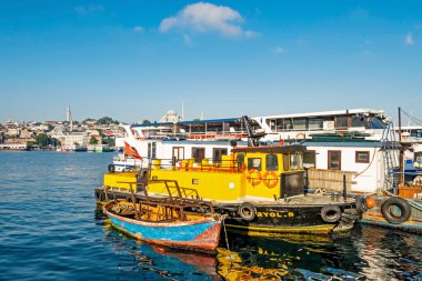 İstanbul, Hindi-Haziran 29.20.dream city istanbul, Asya ile Avrupa kıtaları arasında. Yaz sezonu ile sabah erken saatlerinde İstanbul 'dan manzara ve şehir manzarası.