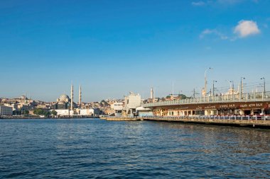 İstanbul, Hindi-Haziran 29.20.dream city istanbul, Asya ile Avrupa kıtaları arasında. Yaz sezonu ile sabah erken saatlerinde İstanbul 'dan manzara ve şehir manzarası.