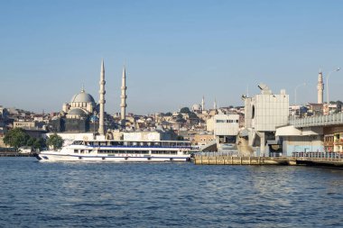 İstanbul, Hindi-Haziran 29.20.dream city istanbul, Asya ile Avrupa kıtaları arasında. Yaz sezonu ile sabah erken saatlerinde İstanbul 'dan manzara ve şehir manzarası.