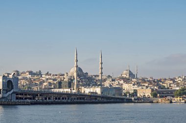 İstanbul, Hindi-Haziran 29.20.dream city istanbul, Asya ile Avrupa kıtaları arasında. Yaz sezonu ile sabah erken saatlerinde İstanbul 'dan manzara ve şehir manzarası.