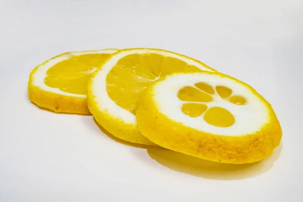 Fette Limone Sfondo Bianco — Foto Stock