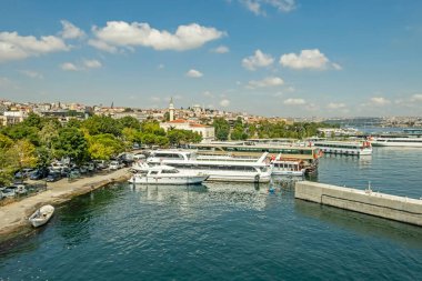 İstanbul, 6 Ağustos 2020 yaz ve sabah saatlerinde İstanbul 'dan şehir hayatı ve şehir manzarası..