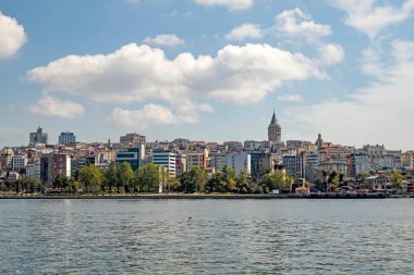 İstanbul, 6 Ağustos 2020 yaz ve sabah saatlerinde İstanbul 'dan şehir hayatı ve şehir manzarası..