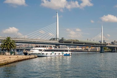 İstanbul, 6 Ağustos 2020 yaz ve sabah saatlerinde İstanbul 'dan şehir hayatı ve şehir manzarası..