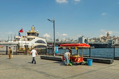 İstanbul, 6 Ağustos 2020 yaz ve sabah saatlerinde İstanbul 'dan şehir hayatı ve şehir manzarası..