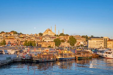 İstanbul, 6 Ağustos 2020 yaz ve sabah saatlerinde İstanbul 'dan şehir hayatı ve şehir manzarası..