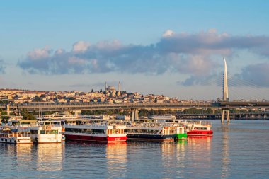 İstanbul, 6 Ağustos 2020 yaz ve sabah saatlerinde İstanbul 'dan şehir hayatı ve şehir manzarası..
