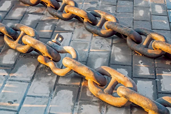 Fermer Les Chaînes Métalliques Rouillées — Photo